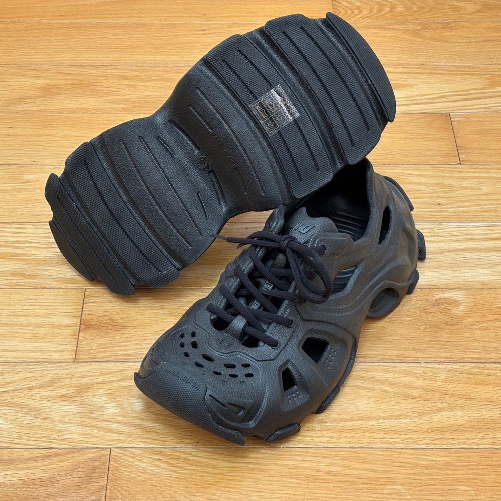 NEW Balenciaga HD Sneakers 41